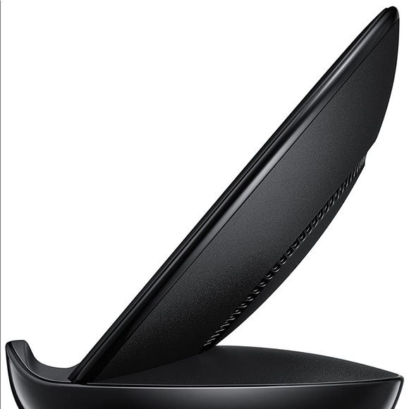 SOLD Samsung Fast Charge Wireless Charger - Picture 3 of 4